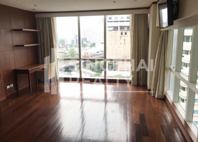 For SALE : Le Raffine Jambunuda Sukhumvit 31 / 3 Bedroom / 4 Bathrooms / 381 sqm / 59000000 THB [4633250]