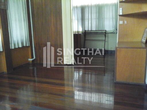 For SALE : House Thonglor / 3 Bedroom / 4 Bathrooms / 251 sqm / 60000000 THB [3874658]