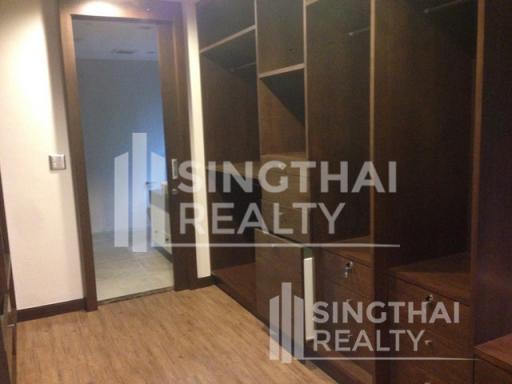 For SALE : Ideal 24 / 4 Bedroom / 5 Bathrooms / 327 sqm / 60000000 THB [4781081]