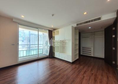 For SALE : Ideal 24 / 4 Bedroom / 5 Bathrooms / 326 sqm / 60000000 THB [9924690]