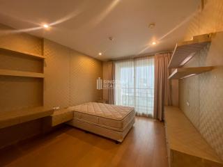 For SALE : Ideal 24 / 4 Bedroom / 5 Bathrooms / 326 sqm / 60000000 THB [9862148]