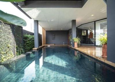 For SALE : House Phrakanong / 4 Bedroom / 4 Bathrooms / 852 sqm / 63900000 THB [S10939]