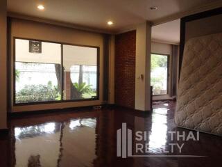 For SALE : House Thonglor / 3 Bedroom / 3 Bathrooms / 301 sqm / 70000000 THB [5400560]