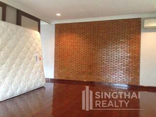 For SALE : House Thonglor / 3 Bedroom / 3 Bathrooms / 301 sqm / 70000000 THB [5400560]