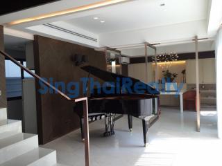 For SALE : House Huai Khwang / 4 Bedroom / 4 Bathrooms / 400 sqm / 72000000 THB [10637489]