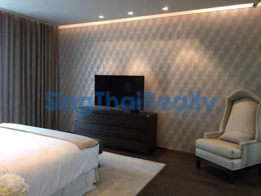 For SALE : House Huai Khwang / 4 Bedroom / 4 Bathrooms / 400 sqm / 72000000 THB [10637489]