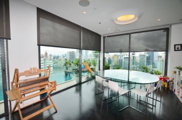 For SALE : Le Raffine Jambu Dvipa Sukhumvit 39 / 3 Bedroom / 4 Bathrooms / 403 sqm / 73500000 THB [8941361]