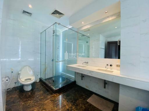 For SALE : Le Raffine Jambu Dvipa Sukhumvit 39 / 3 Bedroom / 3 Bathrooms / 404 sqm / 75000000 THB [8941315]