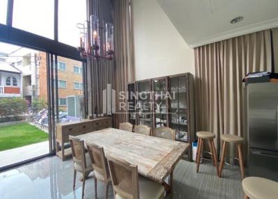 For SALE : Townhouse Thonglor / 4 Bedroom / 4 Bathrooms / 457 sqm / 78000000 THB [S10159]