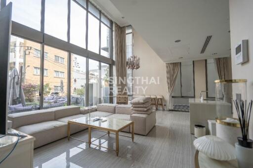 For SALE : Townhouse Thonglor / 4 Bedroom / 4 Bathrooms / 457 sqm / 78000000 THB [S10159]