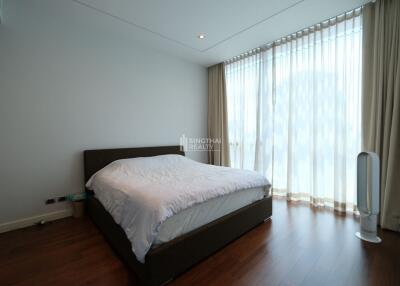 For SALE : MARQUE Sukhumvit / 3 Bedroom / 3 Bathrooms / 196 sqm / 79000000 THB [S10013]