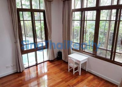 For SALE : House Phrakanong / 4 Bedroom / 5 Bathrooms / 441 sqm / 105000000 THB [6910972]