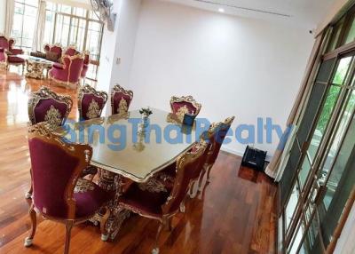 For SALE : House Phrakanong / 4 Bedroom / 5 Bathrooms / 441 sqm / 105000000 THB [6910972]