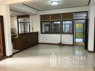 For SALE : House Thonglor / 4 Bedroom / 3 Bathrooms / 351 sqm / 140000000 THB [5059592]