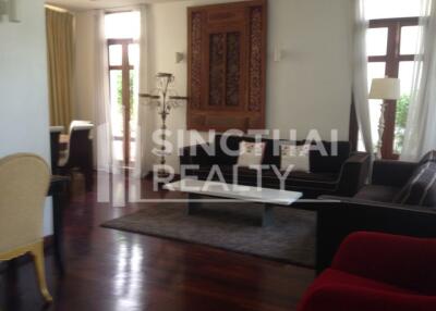 For SALE : House in Compound Phrakanong / 3 Bedroom / 4 Bathrooms / 244 sqm / 147000000 THB [3862949]