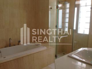 For SALE : House in Compound Phrakanong / 3 Bedroom / 4 Bathrooms / 244 sqm / 147000000 THB [3862949]