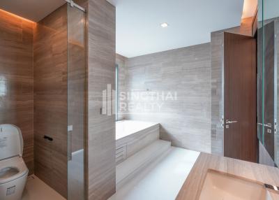 For SALE : Q 1 Sukhumvit / 4 Bedroom / 4 Bathrooms / 353 sqm / 156000000 THB [9966194]