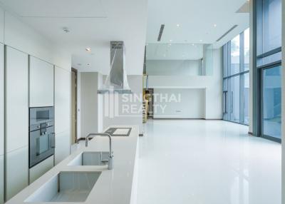 For SALE : Q 1 Sukhumvit / 4 Bedroom / 4 Bathrooms / 353 sqm / 156000000 THB [9966194]