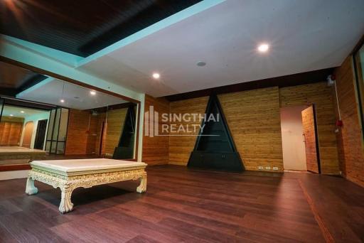 For SALE : House Ploenchit / 5 Bedroom / 6 Bathrooms / 400 sqm / 200000000 THB [9823773]