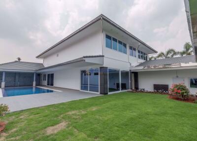 5 Bedrooms House in Siam Gardens East Pattaya H010736