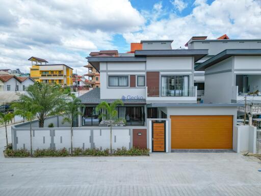 220 ตรม., 4 ห้องนอน, 5 ห้องน้ำ บ้าน ราคา ฿ 21,625,000