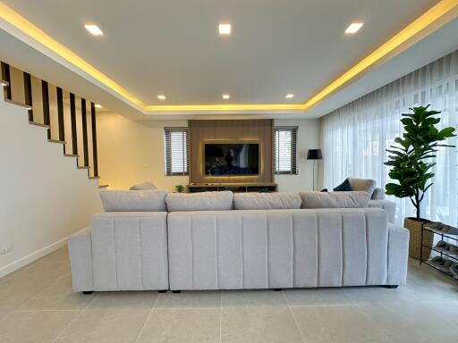 4 Bedrooms House in Zensiri Midtown Villas Central Pattaya H010731