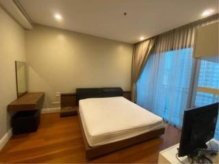 3 Bedrooms 3 Bathrooms Size 179sqm. Bright Sukhumvit 24 for Rent 100,000 THB