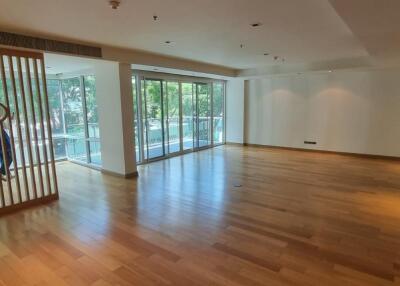 4 bedrooms 4 bathrooms size 296 sqm. Belgravia Residences for Rent 130,000THB