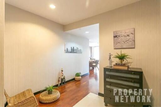 3 Bedrooms 3 Bathrooms Size 160sqm. Wilshire for Rent 150,000 THB