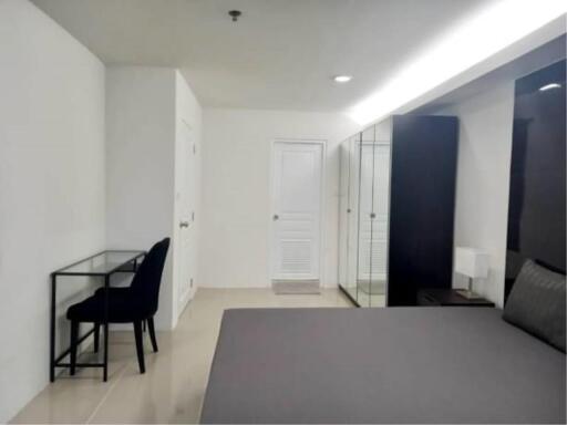 2 Bedrooms 1 Bathroom Size 81.45sqm. Waterford Diamond Tower for Rent 35,000 THB