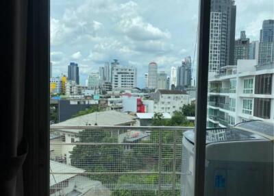 2 Bedrooms 2 Bathrooms Size 92sqm. The Capital Sukhumvit 30/1 for Rent 37,000 THB