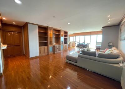 3 Bedrooms 3 Bathrooms Size 220sqm. Sathorn Gardens for Rent 75,000 THB