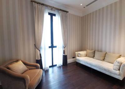 2 Bedrooms 3 Bathrooms Size 132sqm. 98 Wireless for Sale 110mTHB