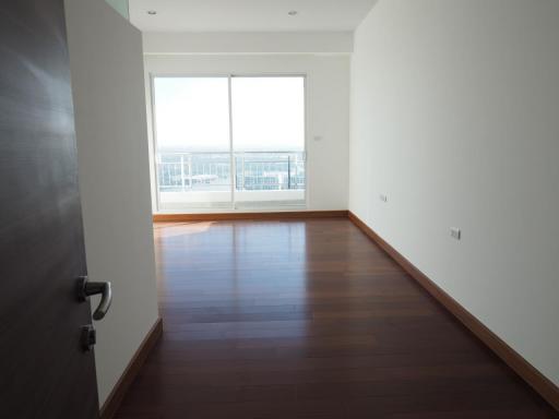 4 Bedrooms 4 Bathrooms Size 355.55 at Supalai Prima Riva for Rent 220,000