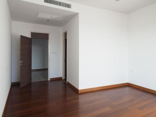 4 Bedrooms 4 Bathrooms Size 355.55 at Supalai Prima Riva for Rent 220,000