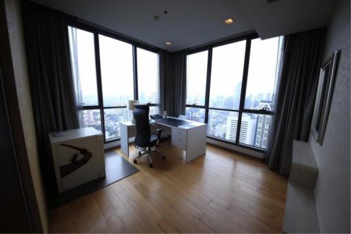 3 Bedrooms 3 Bathrooms Size 126.87 at Hyde Sukhumvit for Rent 100,000