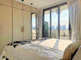 3 Bedrooms 3 Bathrooms Size 140sqm.D.S Tower 2 for Rent 90,000 THB for Sale 19mTHB