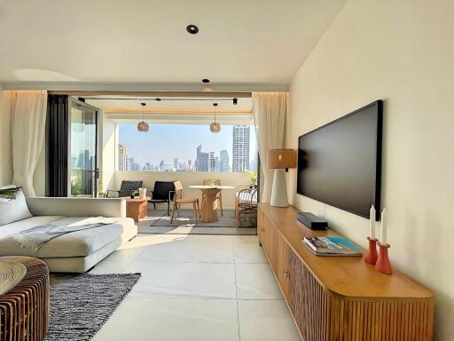 3 Bedrooms 3 Bathrooms Size 140sqm.D.S Tower 2 for Rent 90,000 THB for Sale 19mTHB