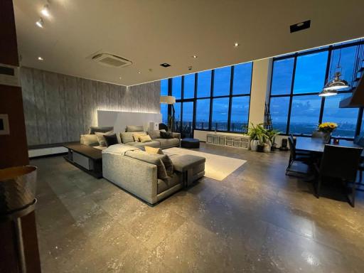 2 Bedrooms 3 Bathrooms Size 234sqm. The Emporio Place 24 for Sale 59,500,000 THB