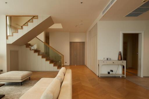 4 Bedrooms 5 Bathrooms Size 470sqm. HQ Thonglor for Sale 199,000,000 THB