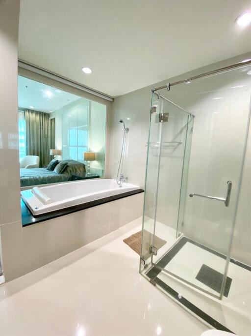 1 Bedroom 1 Bathroom Size 56.72sqm The Address Chidlom for Rent 32,000THB for Sale 10,800,000 THB