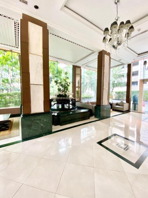 1 Bedroom 1 Bathroom Size 56.72sqm The Address Chidlom for Rent 32,000THB for Sale 10,800,000 THB