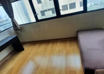 1Bedroom  1Bathroom  65sqm  Sathorn Gardens  Rent 27,000 THB/ month