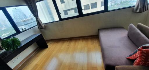 1Bedroom  1Bathroom  65sqm  Sathorn Gardens  Rent 27,000 THB/ month