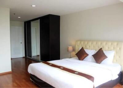 2 Bedrooms 2 Bathrooms Size 140sqm. The Capital Sukhumvit 30/1 for Rent 55,000 THB