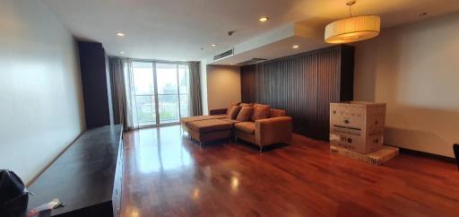 2 Bedrooms 2 Bathrooms Size 129 sq.m. Urbana langsuan for Rent 45,000 THB