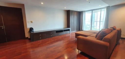 2 Bedrooms 2 Bathrooms Size 129 sq.m. Urbana langsuan for Rent 45,000 THB