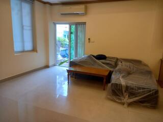 3 Bedrooms 3 Bathrooms Size 170sqm. El Patio for Rent 35,000 THB