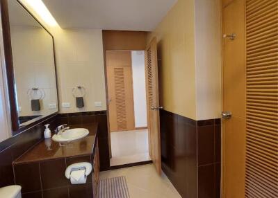 2 Bedrooms 2 Bathrooms Size 135sqm. Apartments for Rent 70000 THB