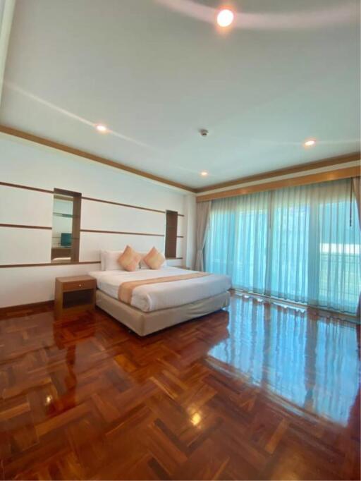 3 Bedrooms 3 Bathrooms Size 270sqm. Chaidee Mansion for Rent 70,000 THB